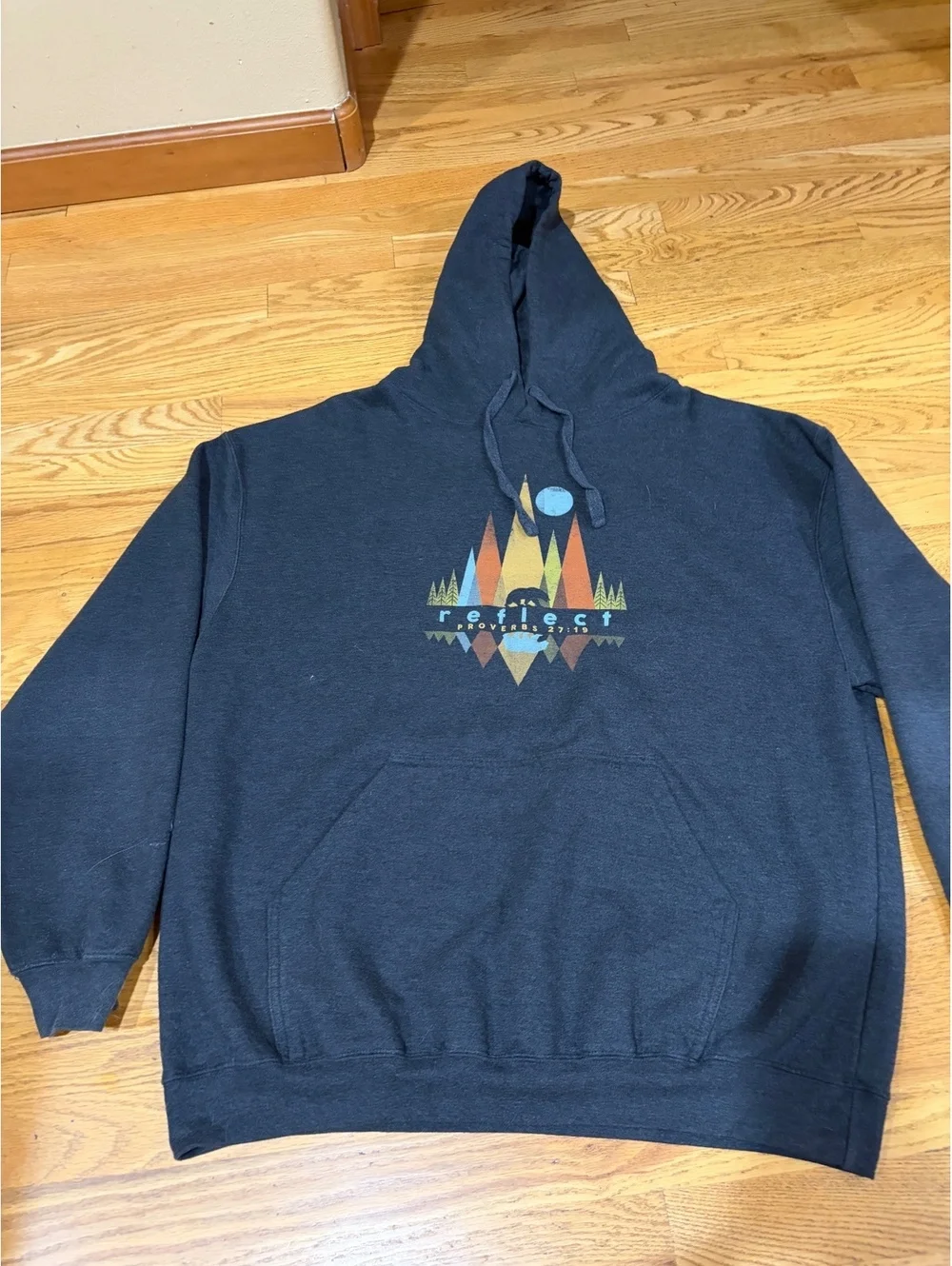 Men's dark grey hoodie sweatshirt XLarge Proverbs 27:19 life reflects the heart